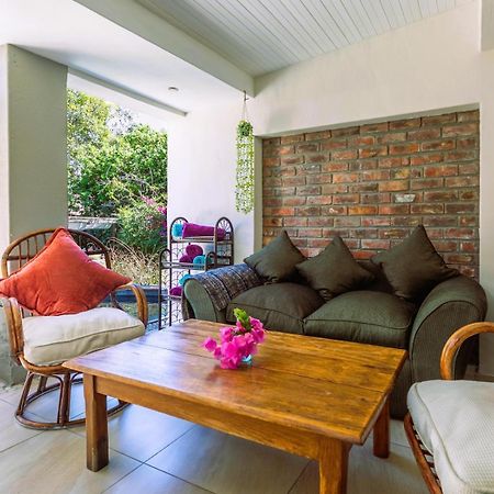 Absolute Bosch Guest House Stellenbosch Bagian luar foto